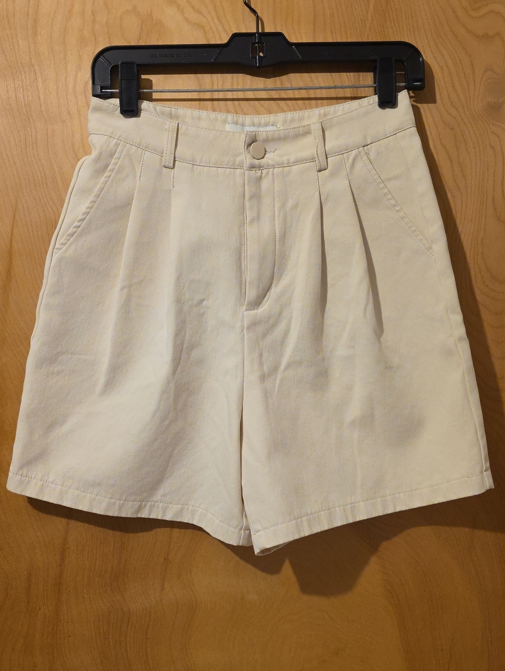 Y-Y Studio High-Rise Cream Women's Pleated Shorts Medium